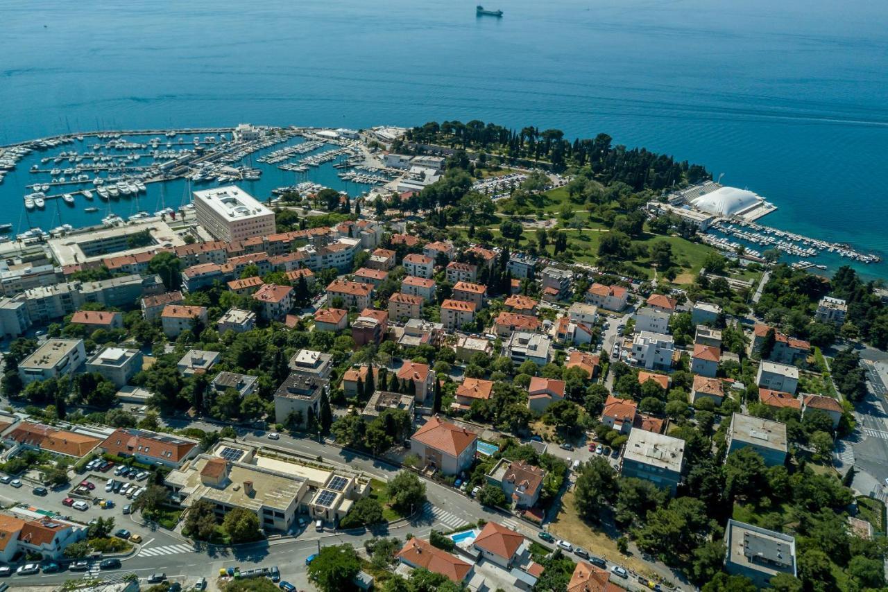 Villa Katess With Heated Pool Сплит Экстерьер фото